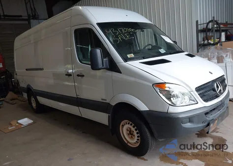 2012 Mercedes-Benz Sprinter 2500 High Roof z USA, uszkodzony, nr VIN WD3PE8CB9C5696273